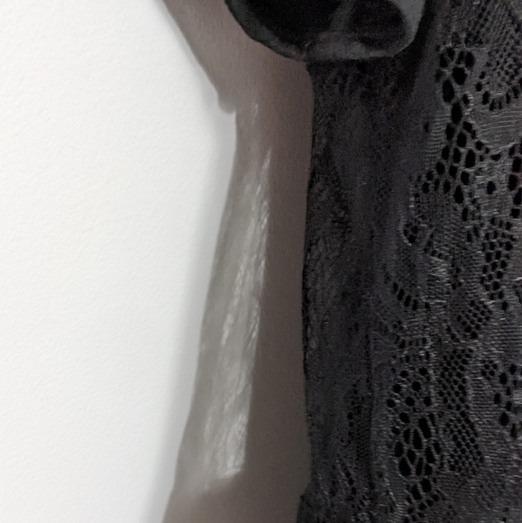 DYNAMITE - Black V-neck Lace Top - Picture 6 of 10